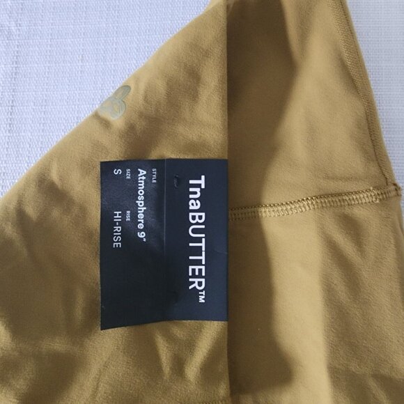 NWT TNA Butter High Waist Shorts Small Atmosphere 9" Hi-Rise  TnAction Biker - Picture 3 of 4